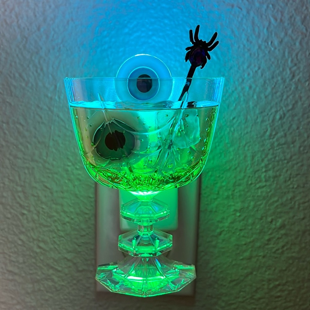 New Bath Body Works Wallflower Plug Nightlight Spooky Drink Eyeball Martini